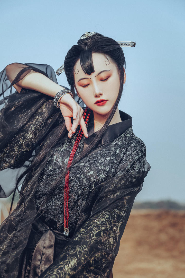 超清户外黑色古装美女艺术写真