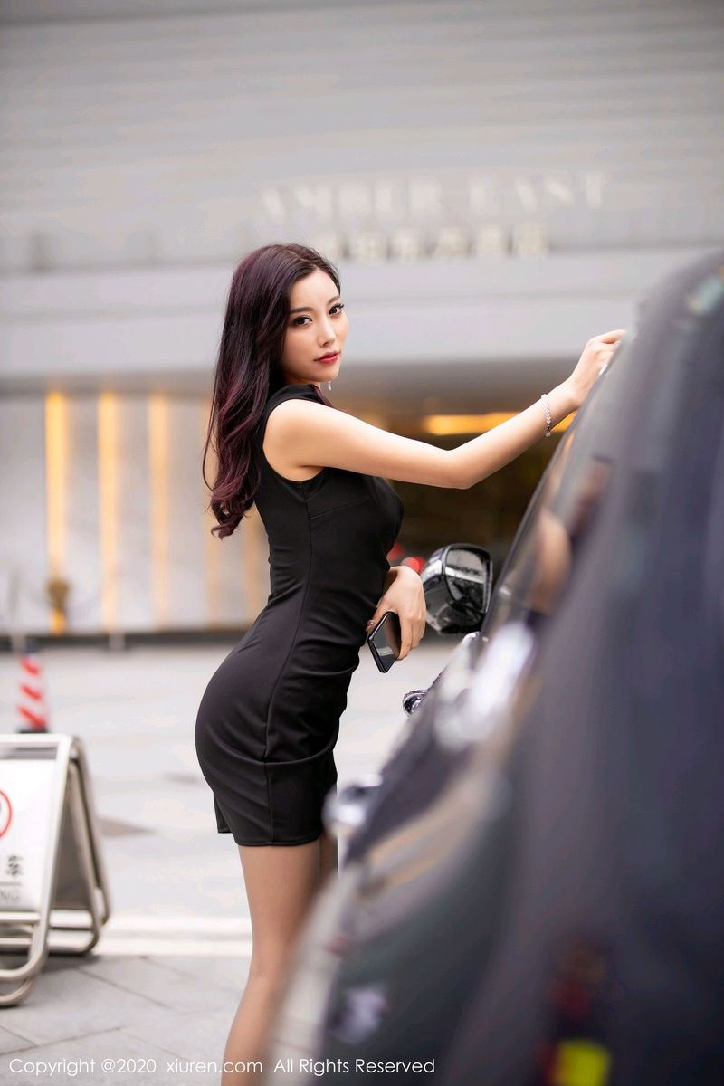 秀人网性感女神杨晨晨sugar华丽吊裙丝袜美腿风情诱惑写真