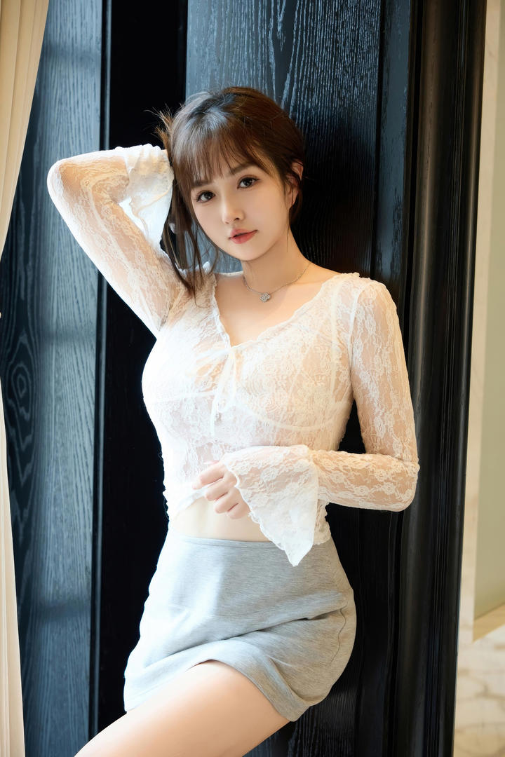亚洲国产精品97久久无色无码极品颜值女神撩起头发性感图片