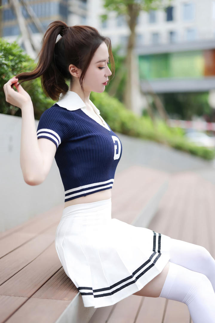 青春洋溢的90后美女校花梦心玥清纯女神图片