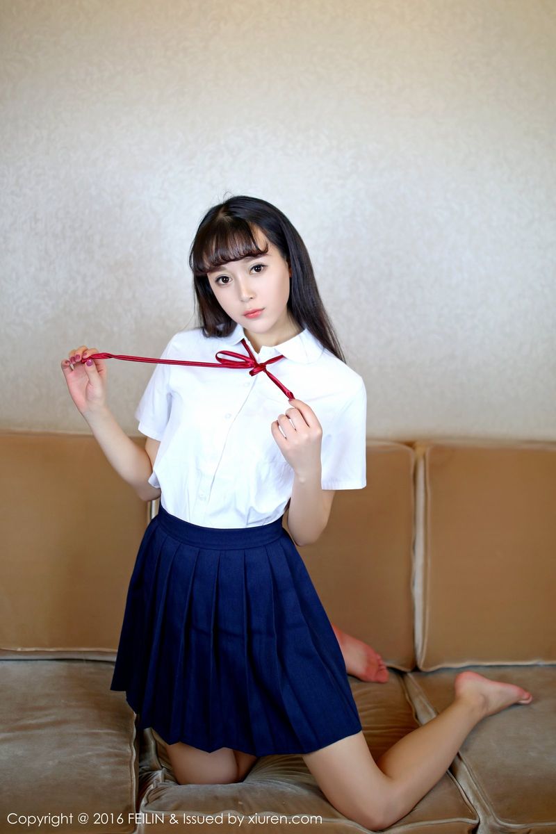 嗲囡囡清纯美女赵小米Kitty白衬衫学生装大尺度诱惑写真
