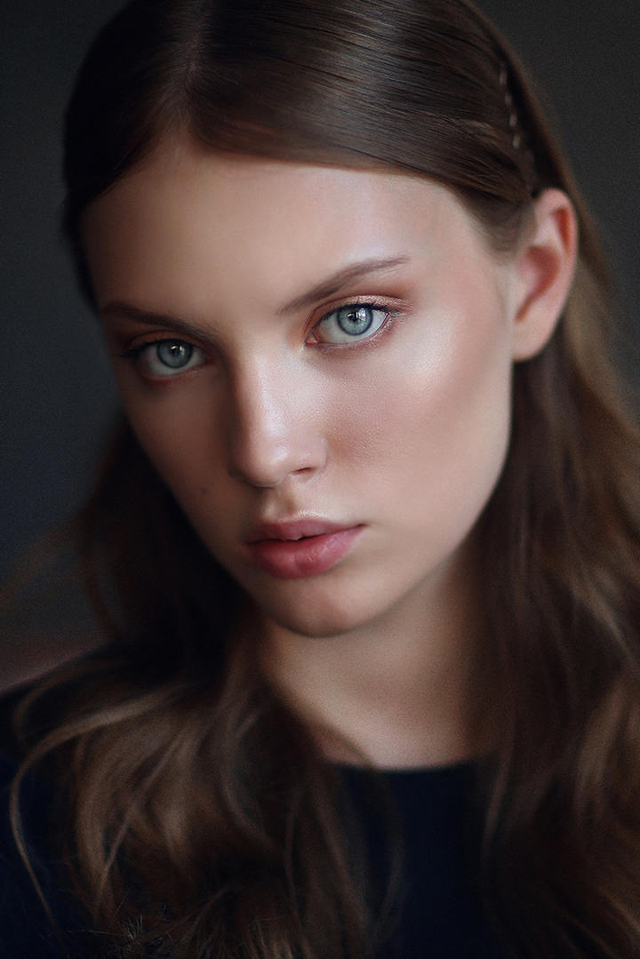 漂亮的欧美气质美女艺术写真