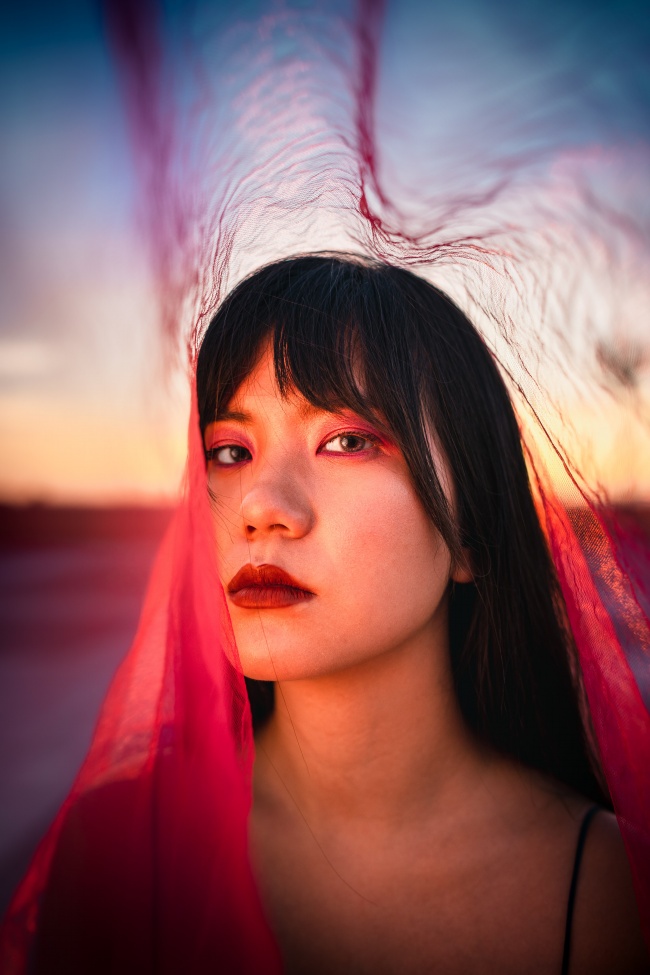 烈焰红唇亚洲美女图片