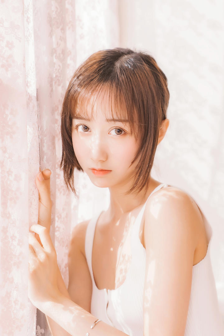 清纯可爱的大眼睛美女高清壁纸图片大全