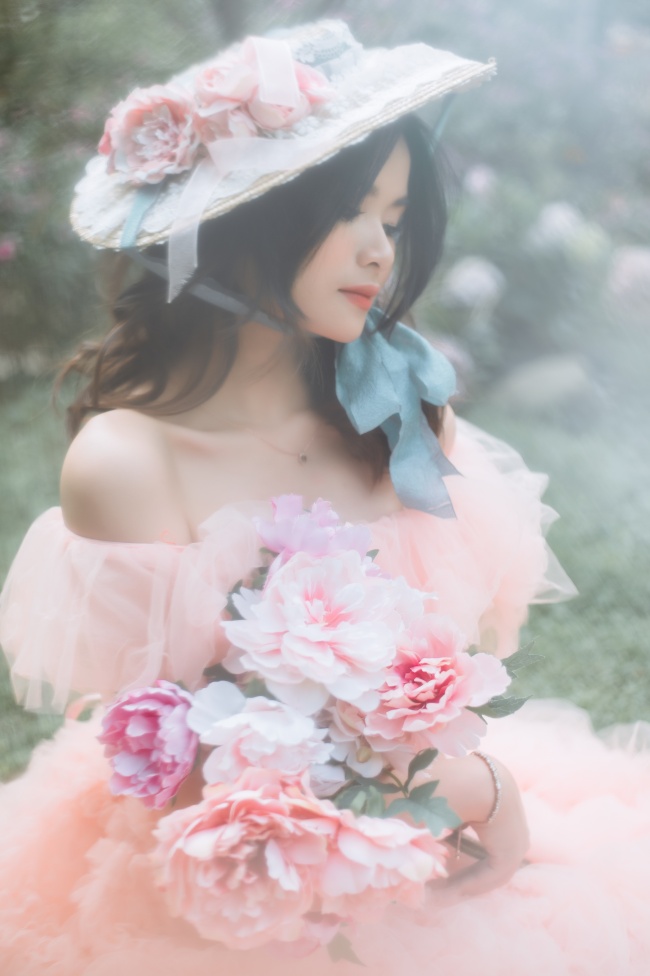 粉色梦幻公主风婚纱照图片