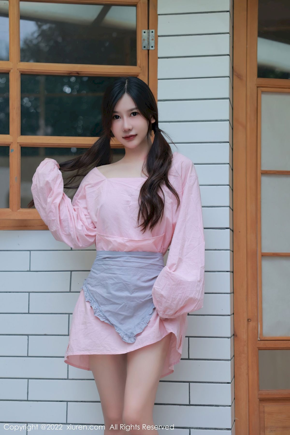 秀人网美女模特尹甜甜粉色服饰厨娘装扮豆腐店场景写真