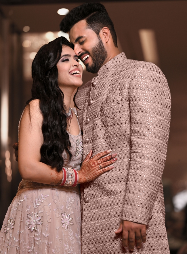 印度新郎新娘婚纱照摄影图片