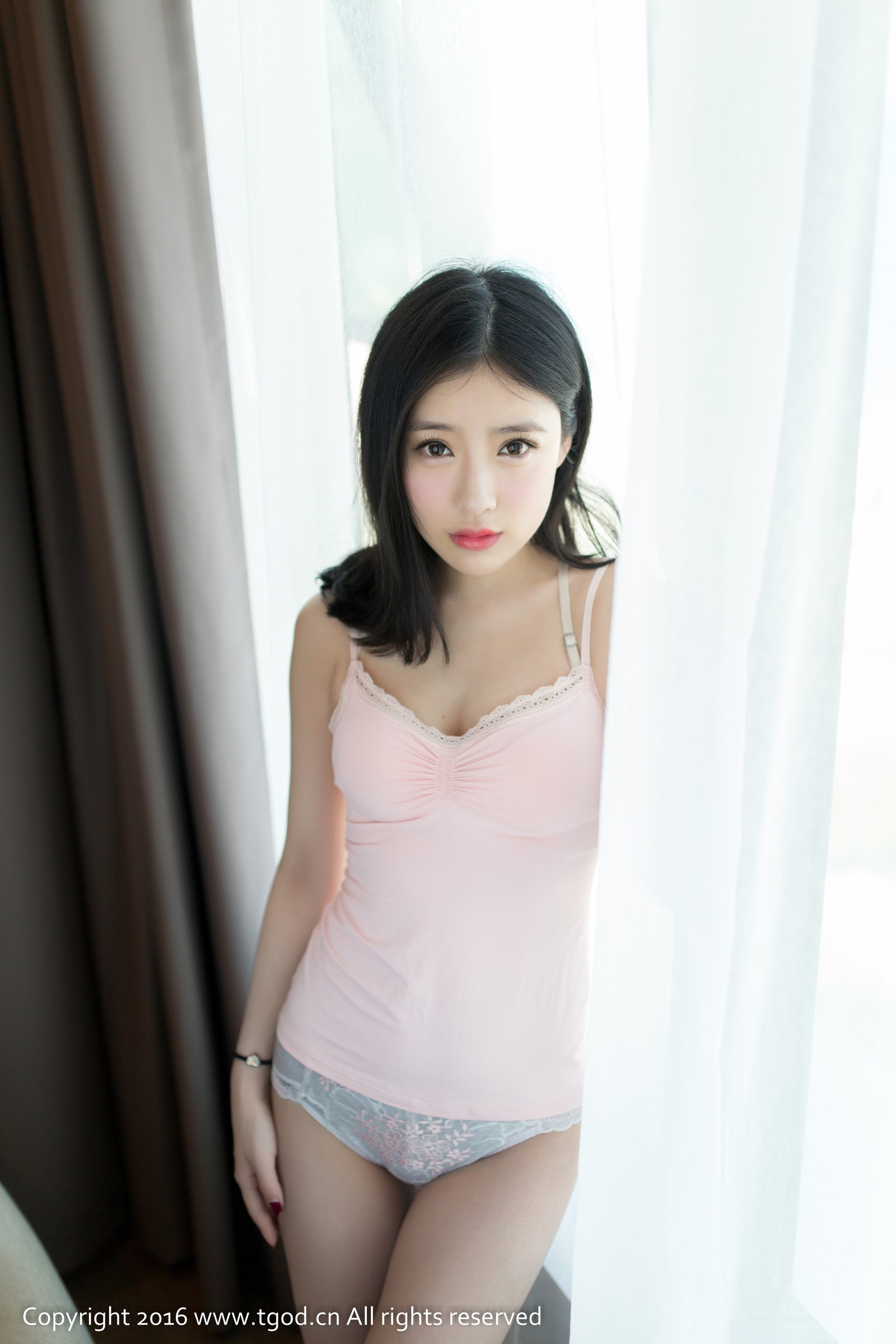 推女神美女模特施忆佳KITTY越南芽庄旅拍写真