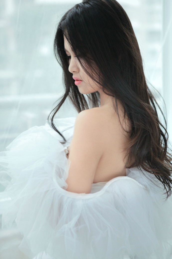 绝美少女朦胧白纱尽显淑女清纯风范