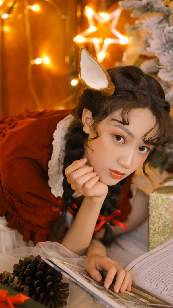 超高清可爱的圣诞小驯鹿qq女生头像图片