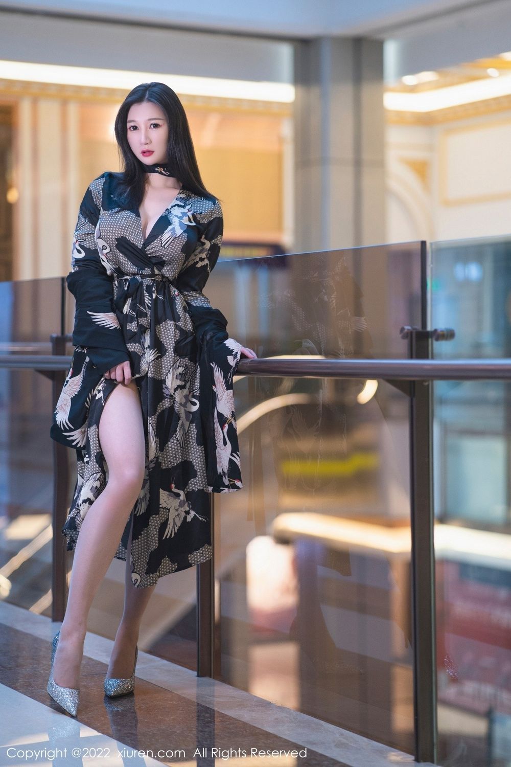 秀人网美女模特顾桥楠Cora魔鬼身材丝袜御姐系列性感写真