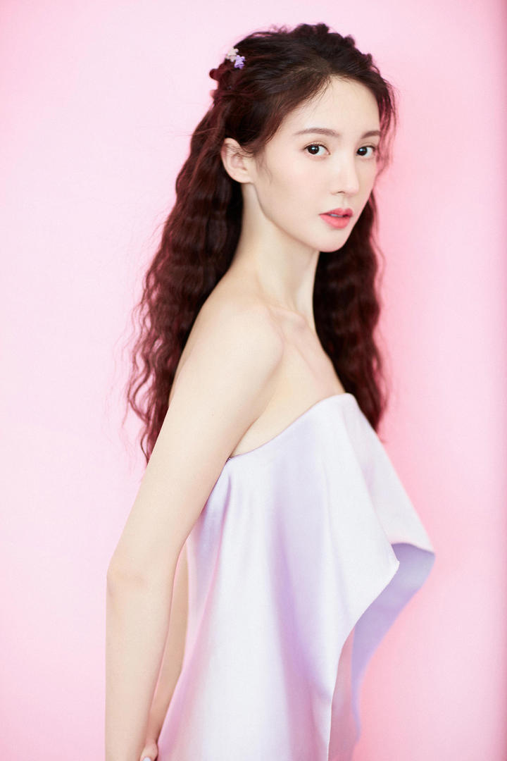 绝代佳人金晨迷人小波浪发型女明星个人写真图片