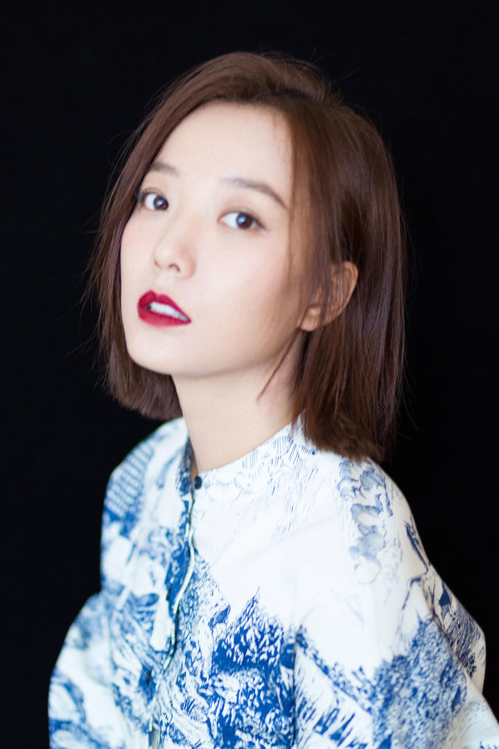 中国女明星王珞丹干练短发发型写真图片