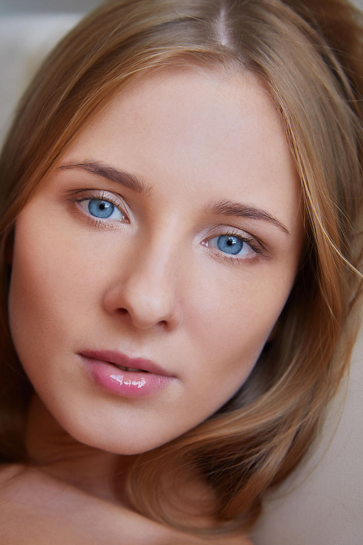 金发碧眼的欧美美女艺术写真图片