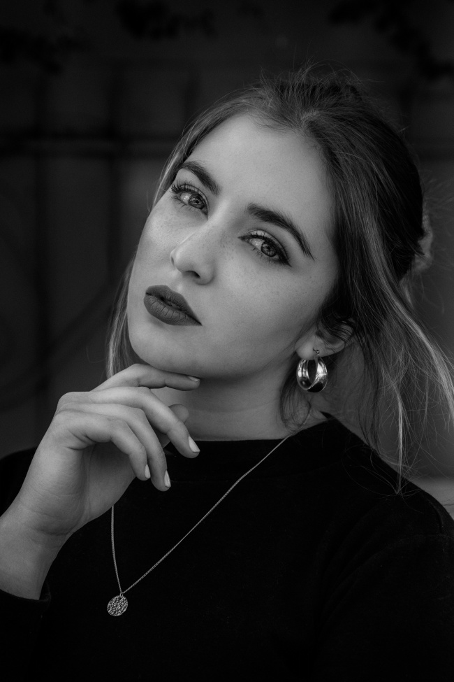 欧美黑白风美女人体模特图片