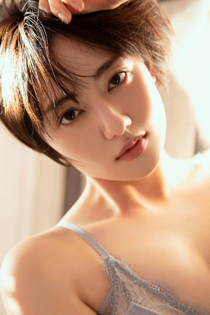 日韩在线短发女优图片