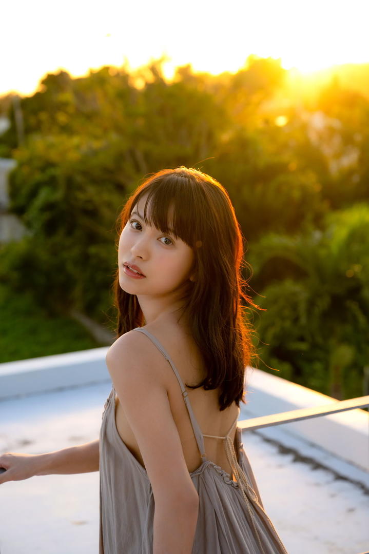 夕阳下的纯欲美女日本高清套图