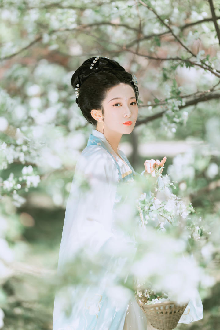 端庄温柔的古装美女图片壁纸大全免费下载