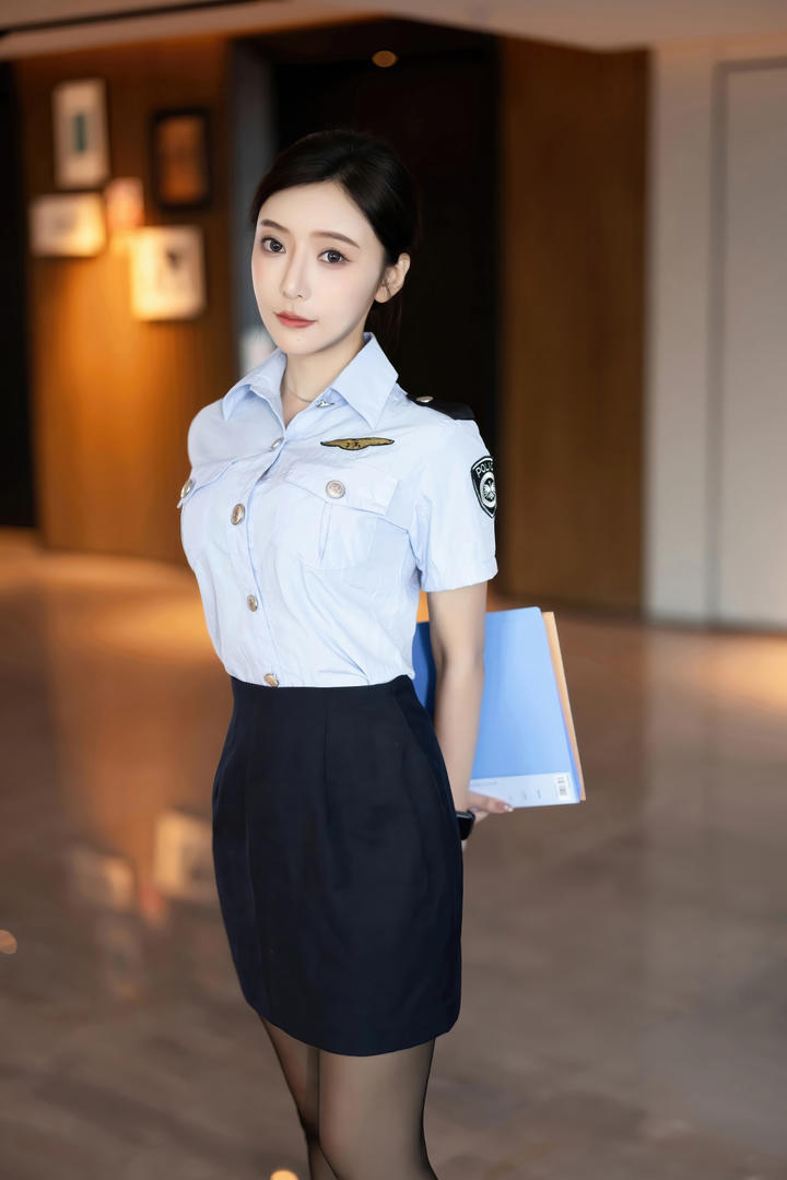 国产精品空姐制服诱惑王馨瑶国模性感私拍套图