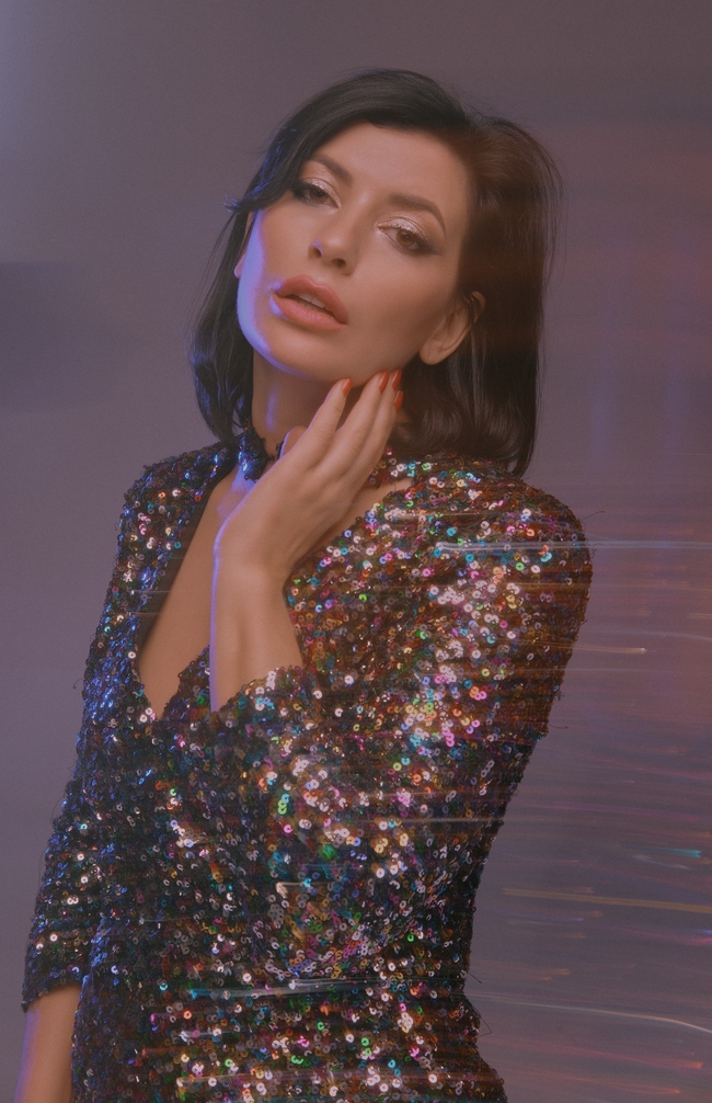 欧美成熟风格大龄美女人体写真艺术摄影图片