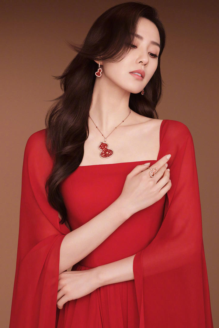 时尚靓丽的中国美女明星刘诗诗高清写真图片