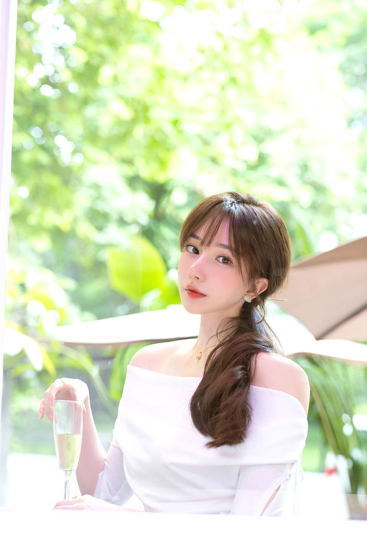 国产推女郎气质美女模特艺术写真摄影集免费下载