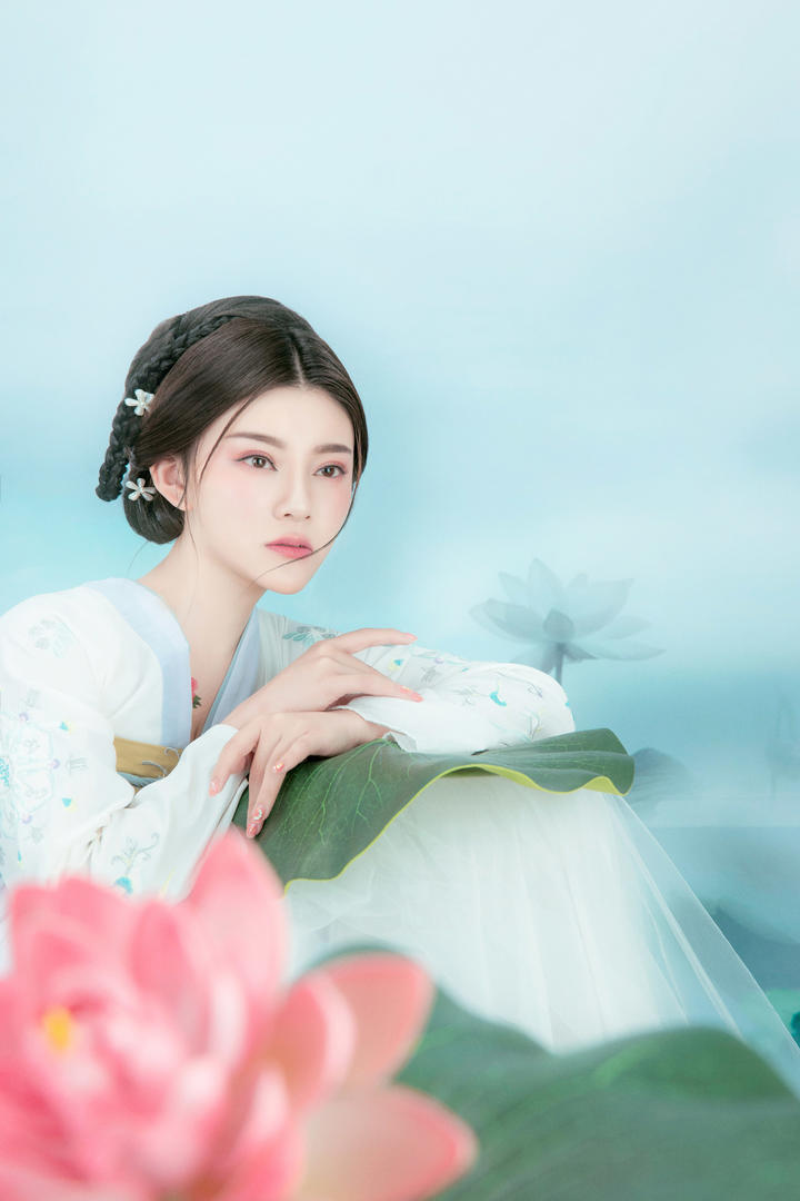 中国清纯古装汉服美女写真壁纸图片
