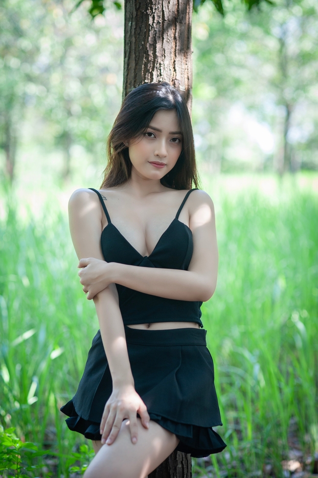 性感亚洲美女人体诱惑户外写真摄影图片