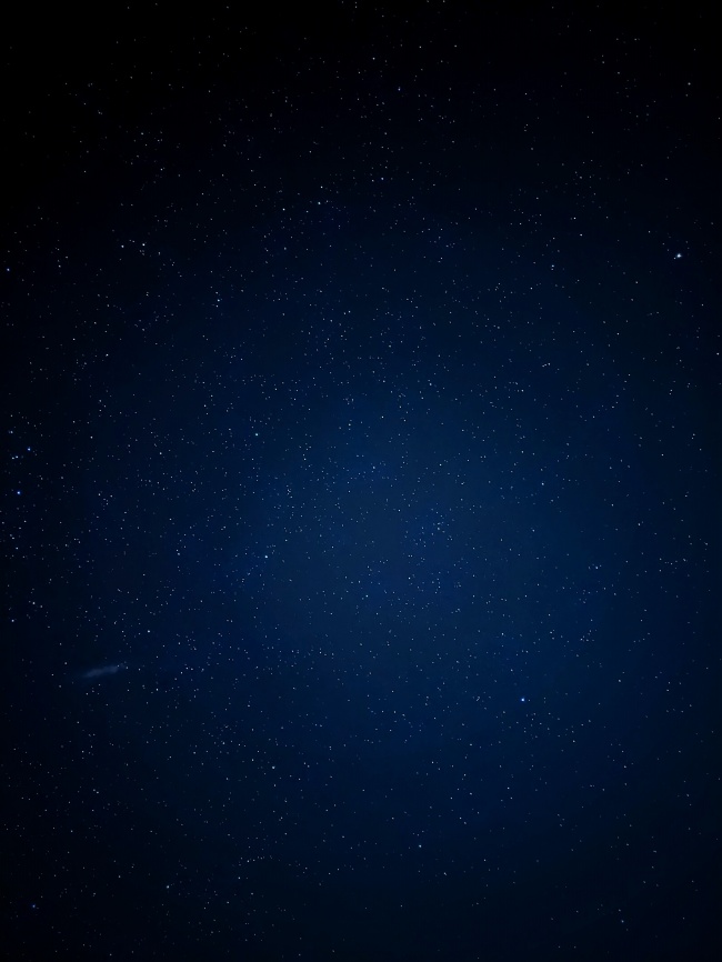 深蓝色星空背景图片