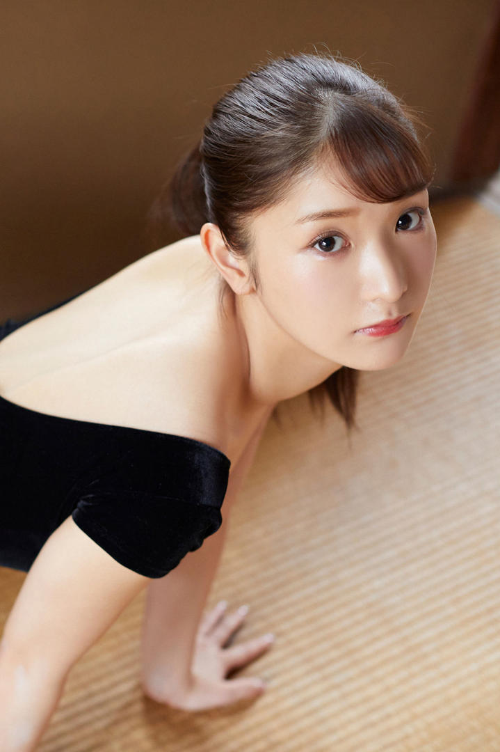 亚洲无码一区二区日本最美女优少女艺术照