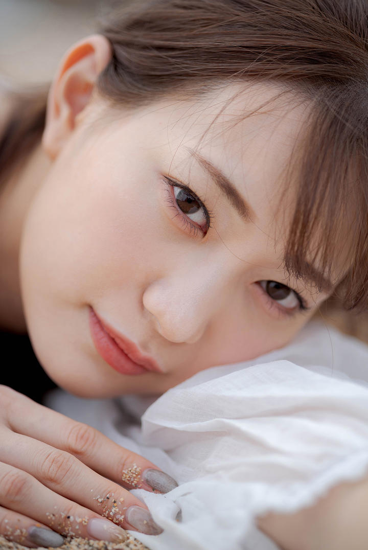 眉清目秀的日本清纯女生特写图片