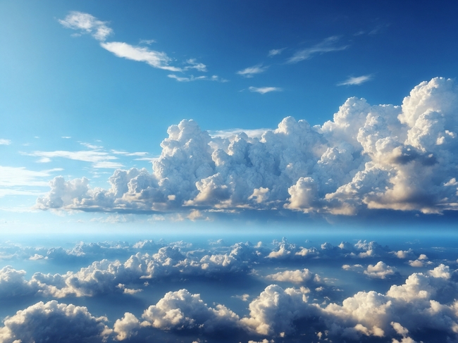 晴空万里白云朵朵天空背景图片