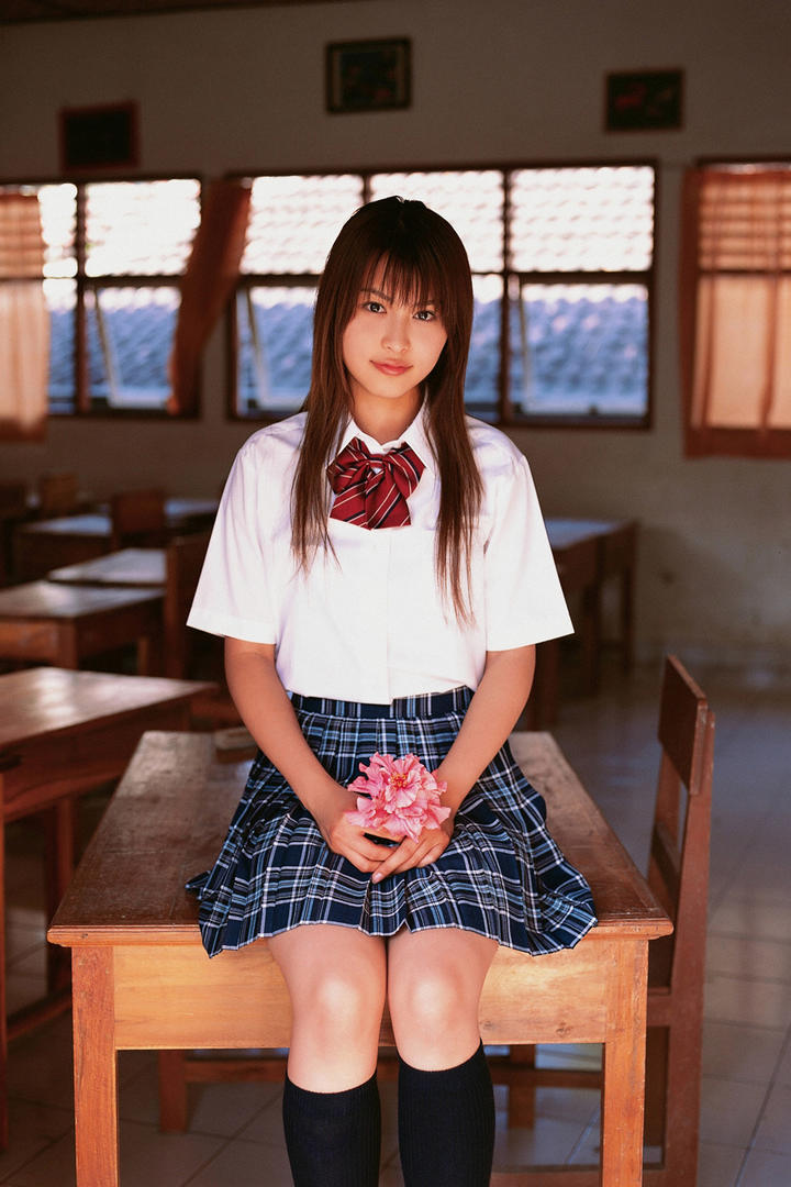 日本清纯女高中生教室写真图片大全