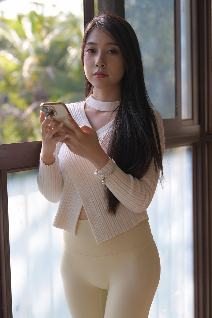 亚洲成熟丰满紧身瑜伽裤美女私拍套图