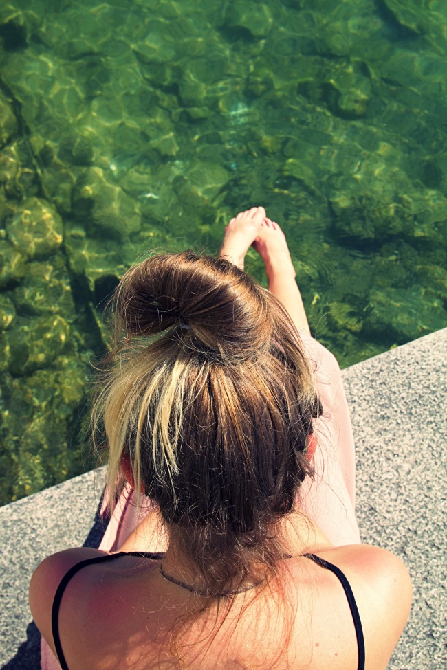 韩式丸子头扎发发型图片