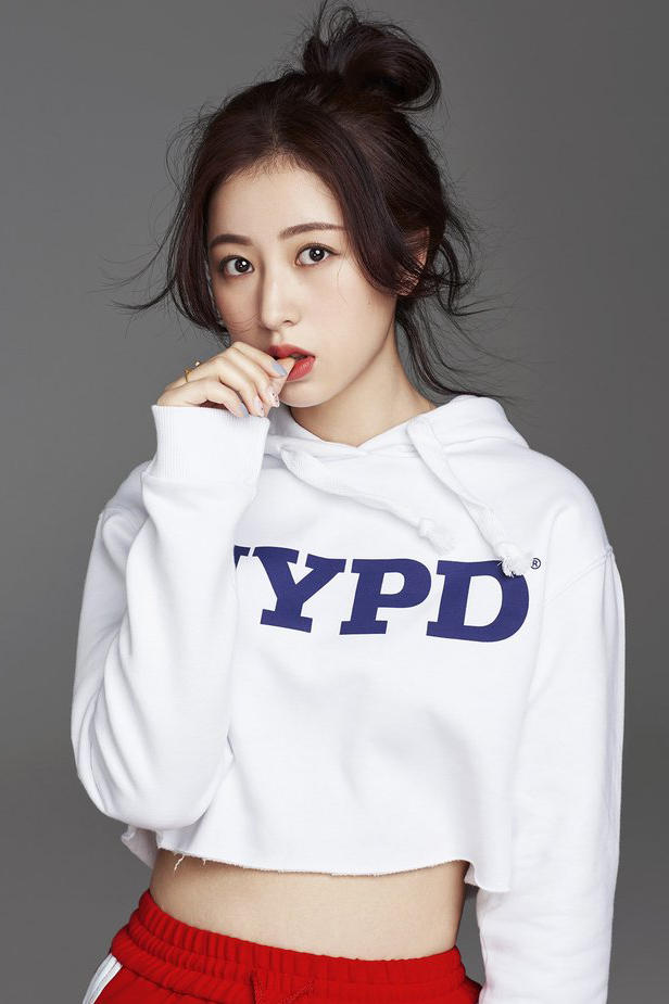 安徽籍90后美女明星周雨彤图片
