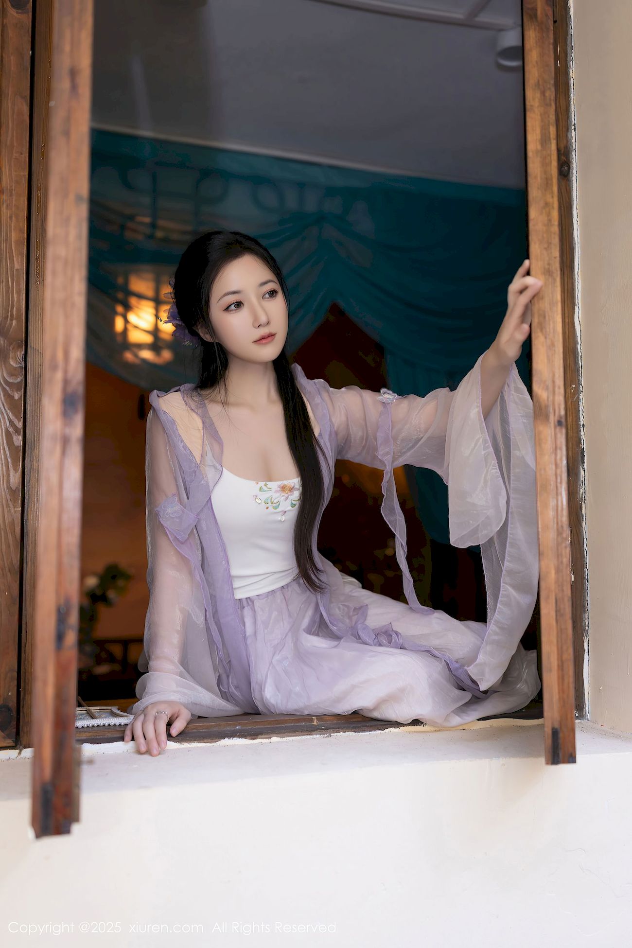 秀人网模特鱼子酱Fish紫色长裙白色丝袜长沙旅拍