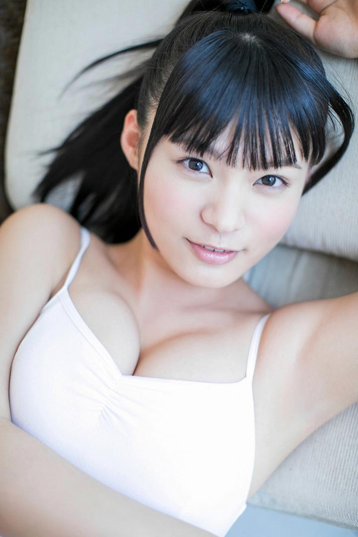 扎着马尾辫的日本童颜巨乳小美女大胆私房照欣赏