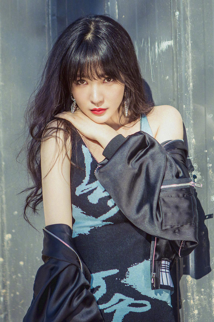 中国气质女星柳岩高清图片