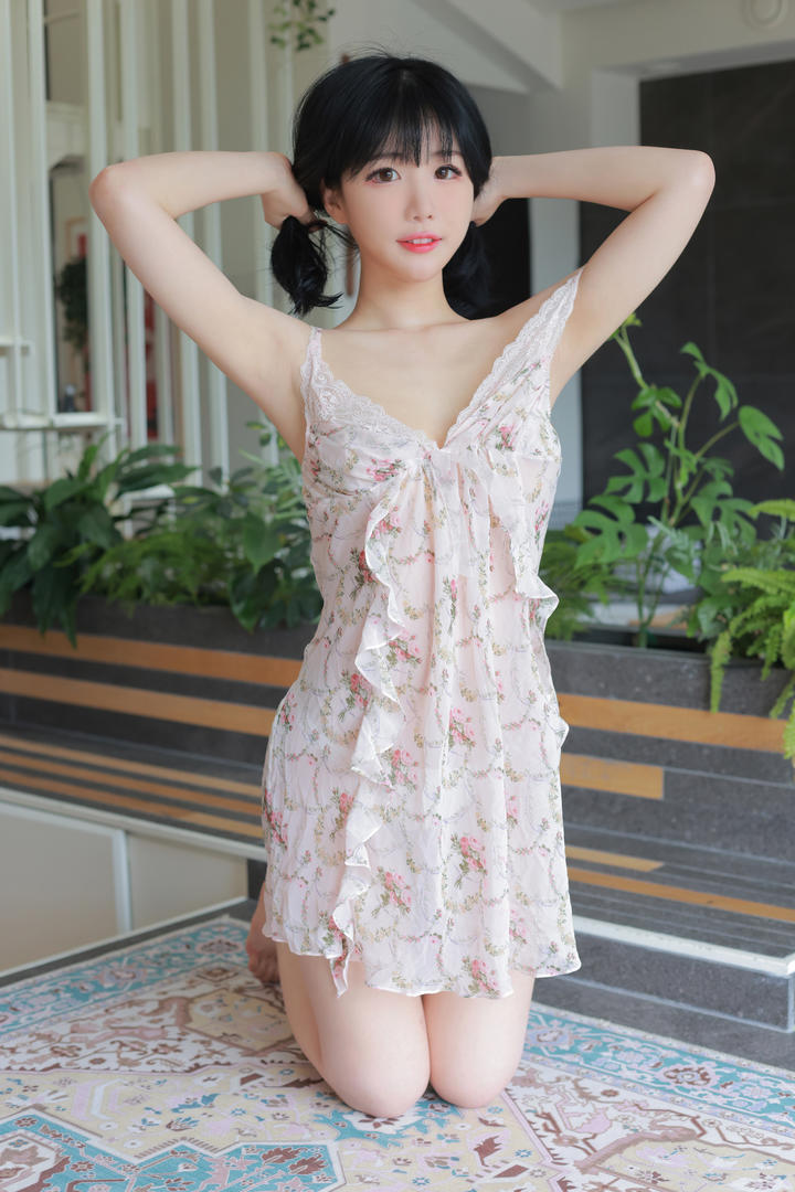 透明睡衣韩国三级美女明星李素英自拍