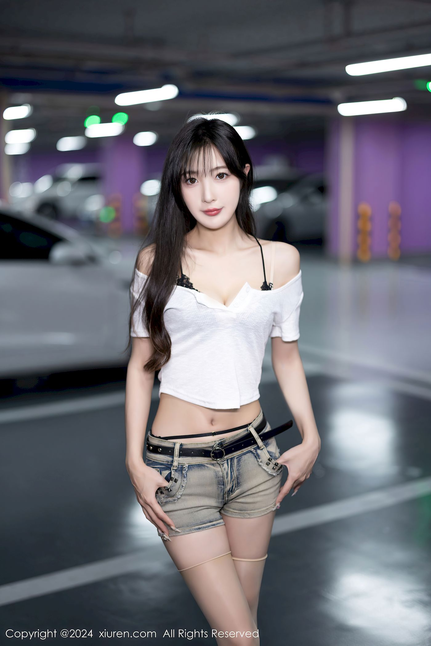 秀人网美女模特林星阑白色上衣超短牛仔裤性感写真