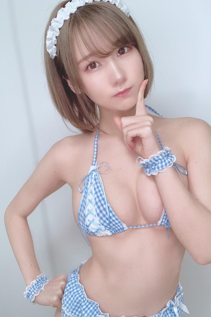 日本甜美少女性感比基尼图片
