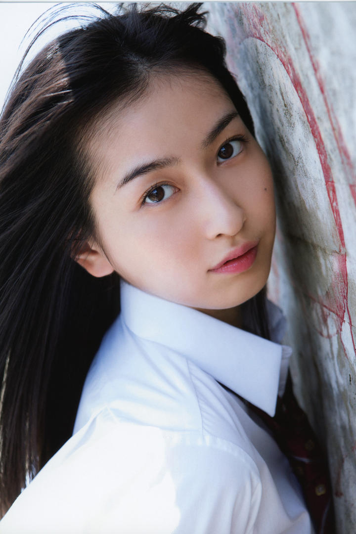 日本高清白衬衣美女壁纸图片