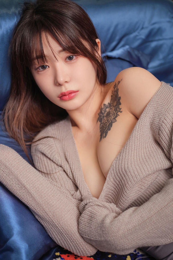 韩国性感美乳美女模特西西人体大胆写真图片