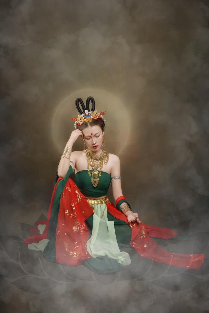 参禅的佛系古装美女图片