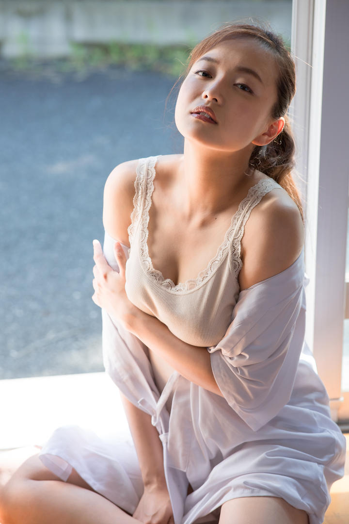 日本风韵成熟美女性感撩人写真图片