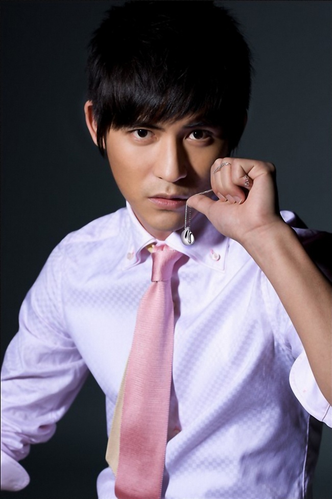 周渝民衬衫领带搭配图片