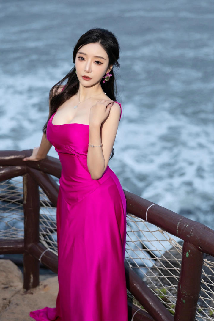 秀人网清纯美女嫩模王馨瑶海边个人艺术写真图片