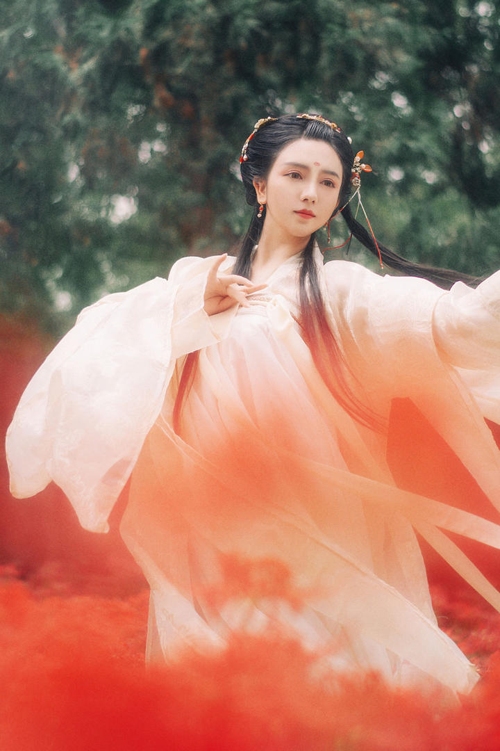 白衣飘飘的高清古装美女图片
