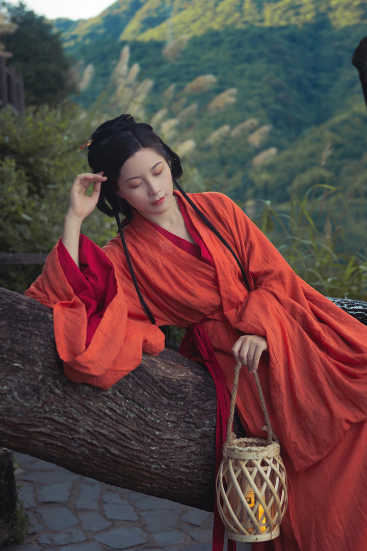 穿红色汉服古装美女艺术写真集